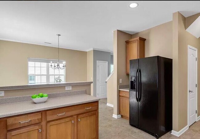 Building Photo - 3122 Binghampton Ln