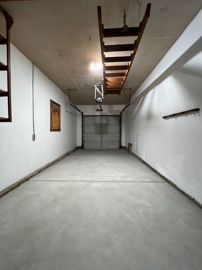 Building Photo - Newly Remodeled 3 Bed 1 Bath Home in Derby!!