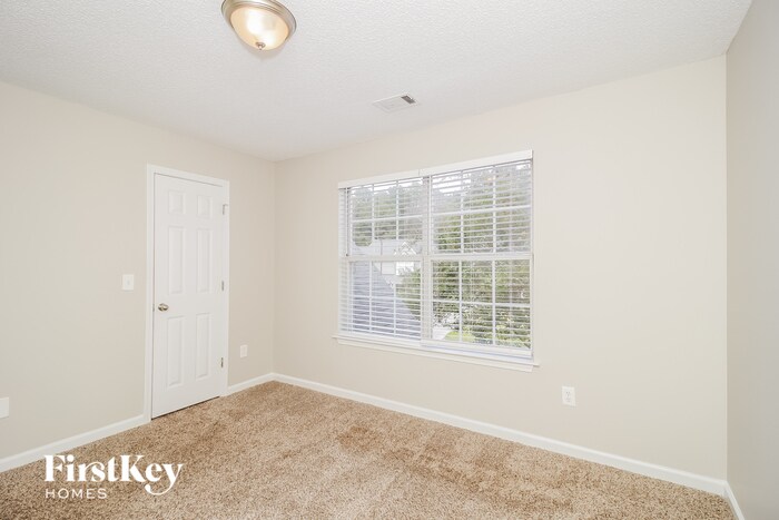 Building Photo - 2026 Baramore Oaks Dr