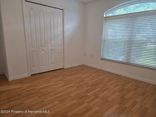 Building Photo - 542 Fairbanks Rd