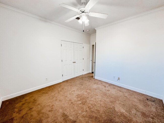 Building Photo - 141 Hazelnut Cir