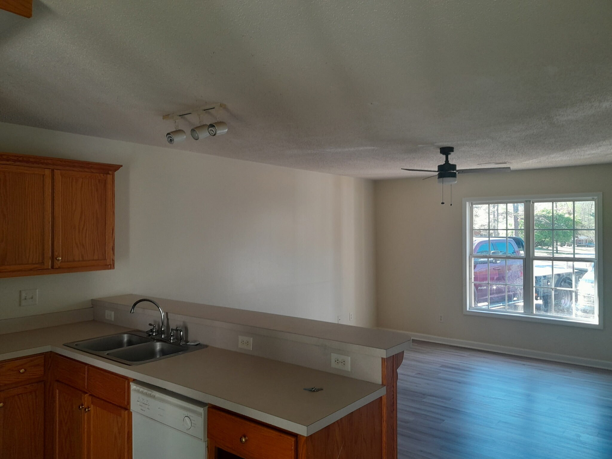 Building Photo - 136 Cedar Ave