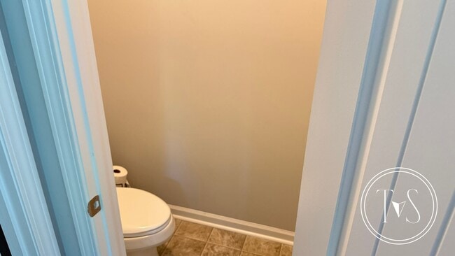 Building Photo - SPRING MOVE-IN SPECIAL and RATE DROP ALERT...