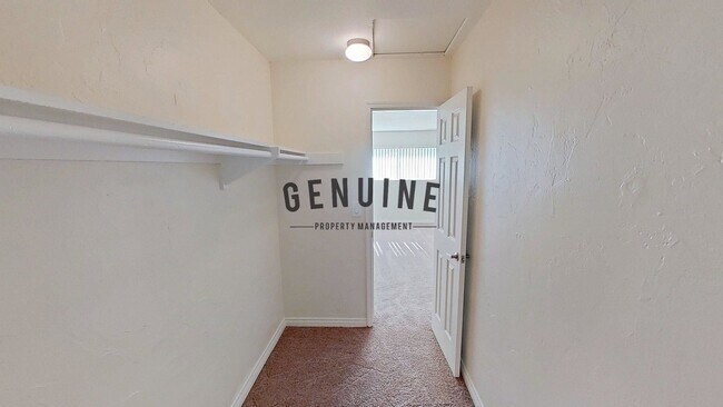 Building Photo - Beautiful 2 Bedroom in Creekside Villas!