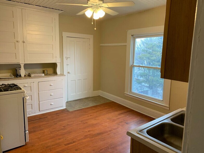 Building Photo - 308 Whittier Ave