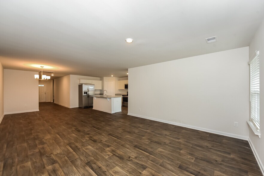 Building Photo - 153 King Buck Dr