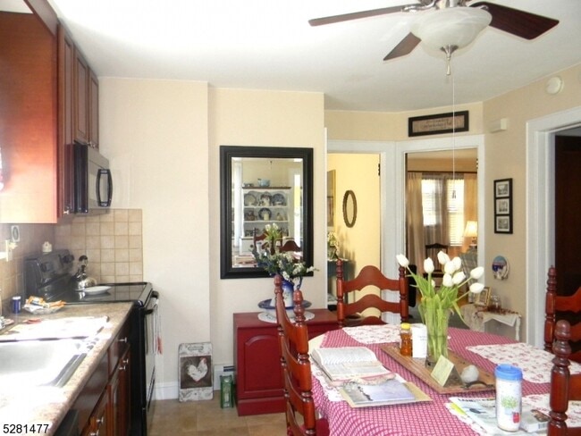 Building Photo - 34 Ahnert Ave