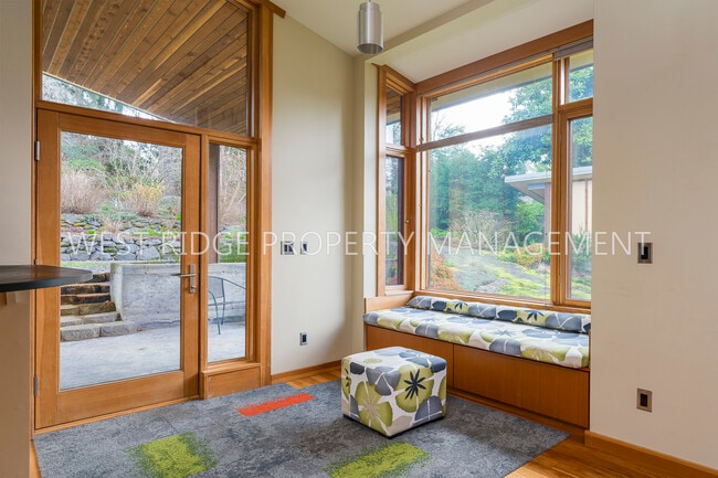 Building Photo - 9310 SW 8th Dr