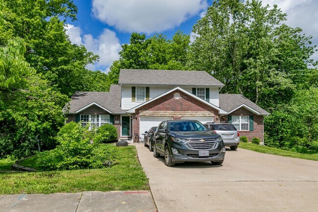 Building Photo - 5324-5326 Godas