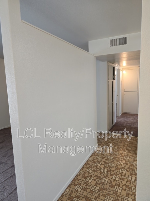 Building Photo - 27147 El Rancho Dr