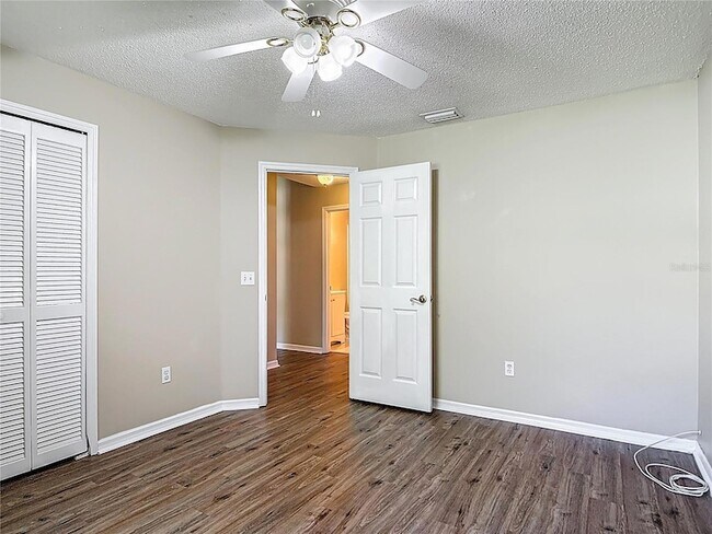 Building Photo - 4039 N Waterbridge Cir
