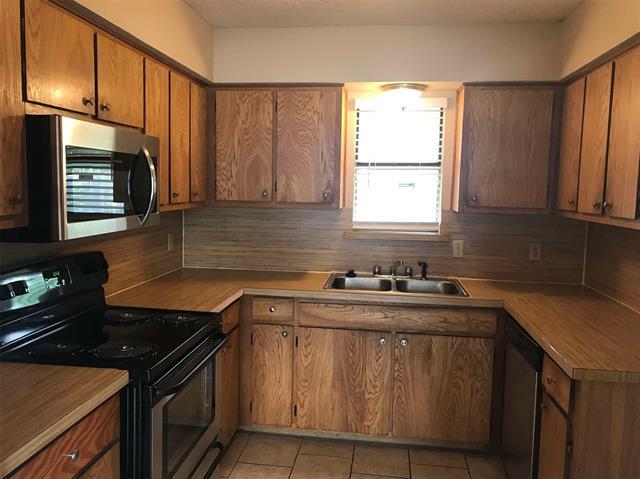 Building Photo - 1129 Suburban St