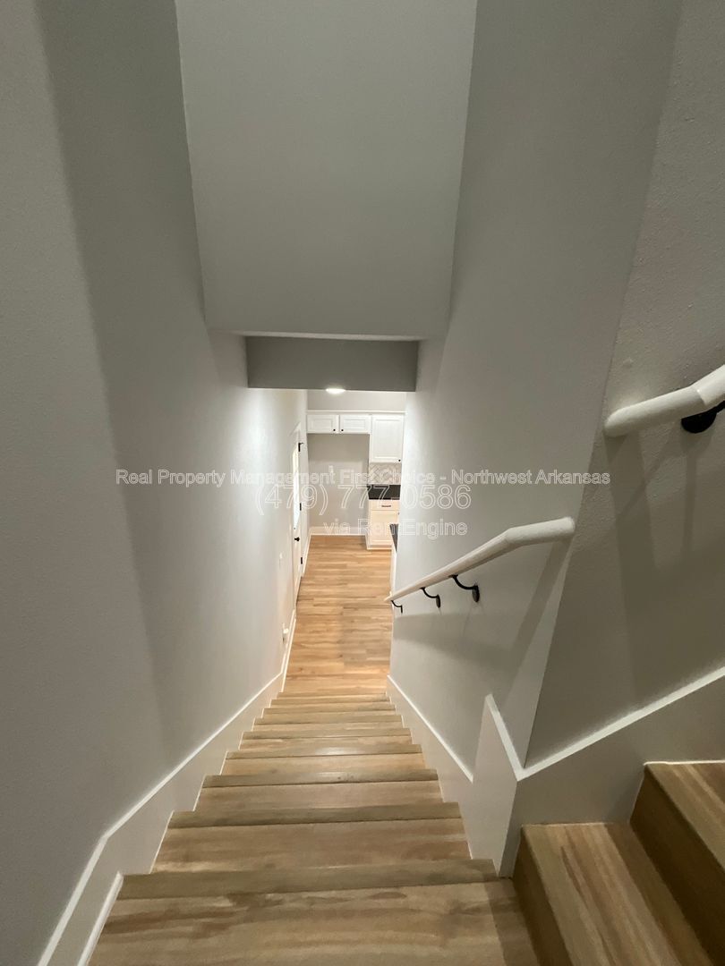 Building Photo - 1042 S Laramie Hts