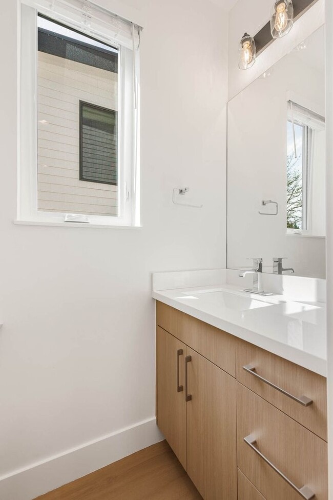 Building Photo - 106 6th St South