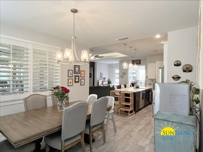 Building Photo - Efficient Solar 4-Bedroom Home in Navarre’s La Fontaine Gated Community with Deeded Beach Access!