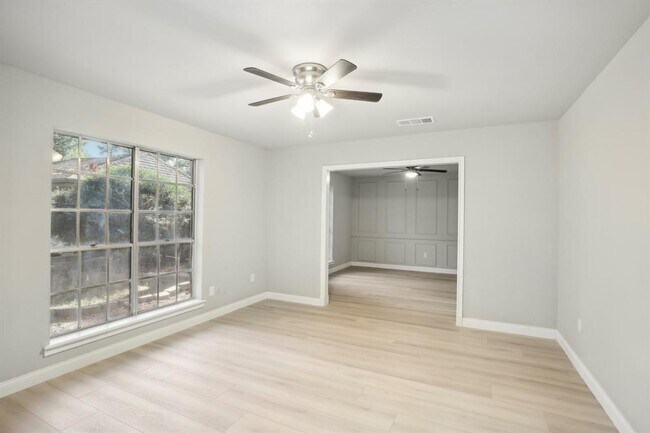 Building Photo - 6531 Coral Ridge Rd