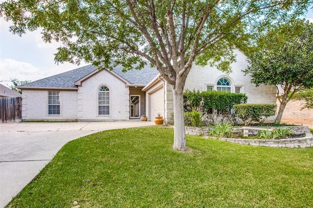 Building Photo - 14 Enchanted Ct