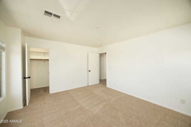 Building Photo - 18546 E Oak Hill Ln
