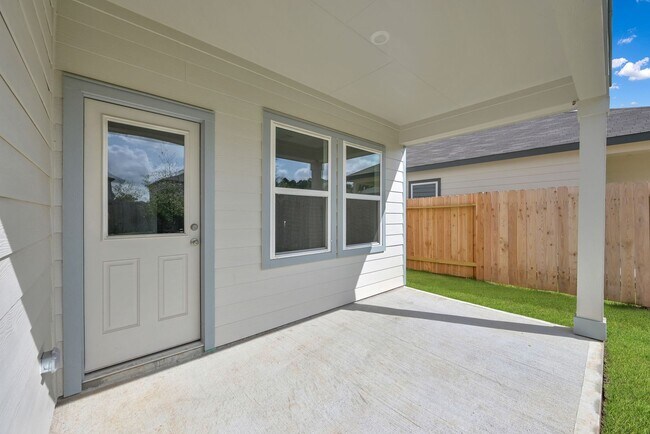 Building Photo - For Lease | 5 Bed, 4 Bath | 2,784 Sq Ft | Chapel Run Community |