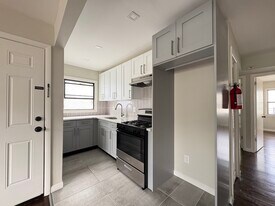 Building Photo - 42 Bragaw Ave
