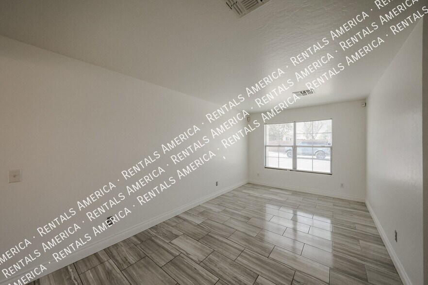 Building Photo - 7315 S 30th Ave