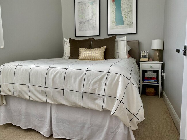 Building Photo - 77 Van Dam St