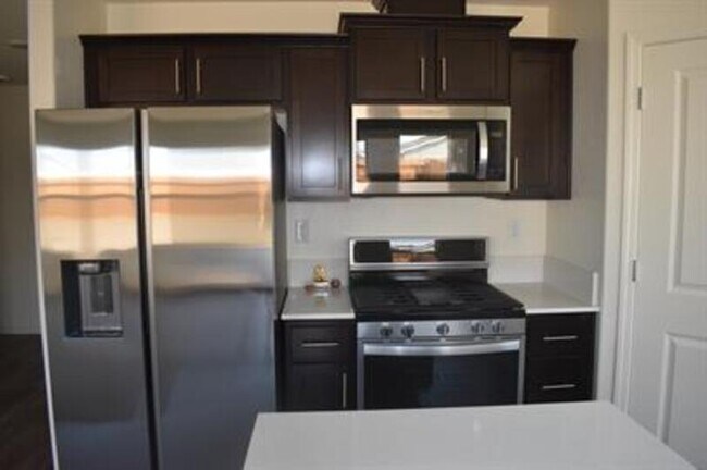 Building Photo - 4543 Iris Ct