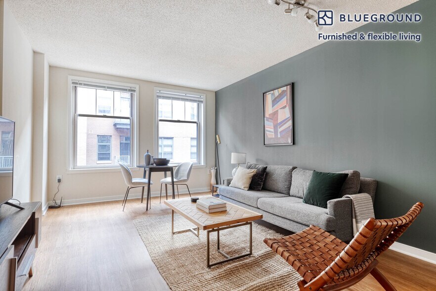 Primary Photo - 2400 M St NW