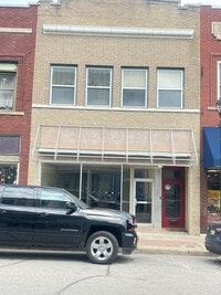 Building Photo - 408 Delaware St