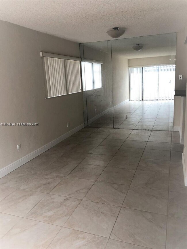 Building Photo - 15820 SW 91st Ct