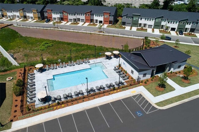 Building Photo - 1582 Driggs Dr NW