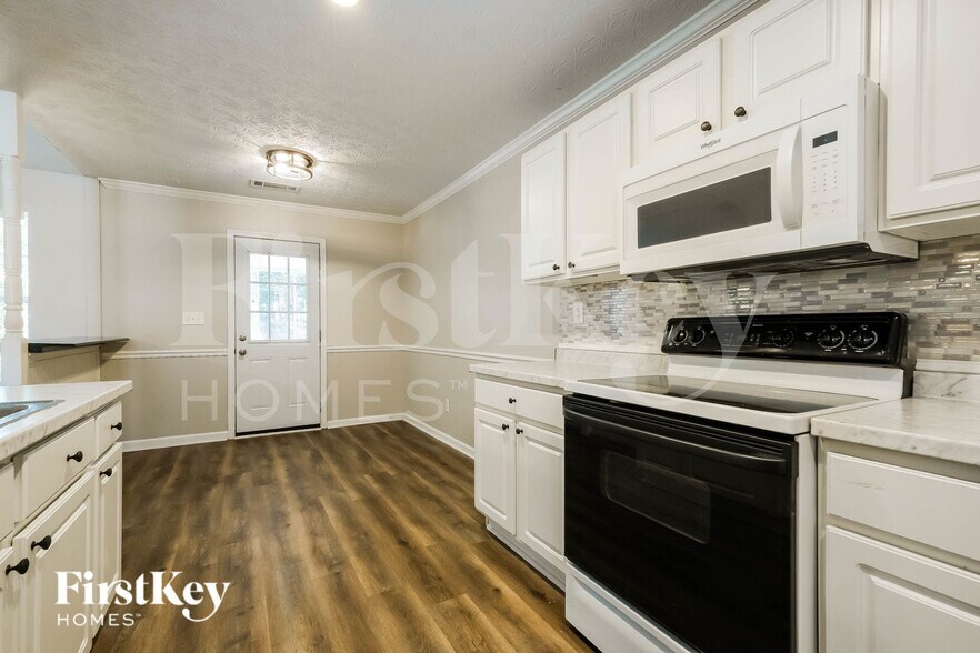 Building Photo - 738 Baskins Cir