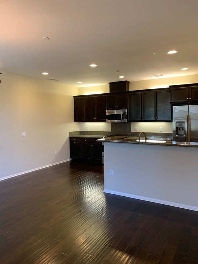 Building Photo - 10777 Canyon Grove Trail