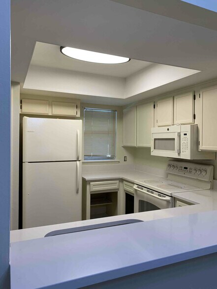 Building Photo - 253 S Wilderness Point