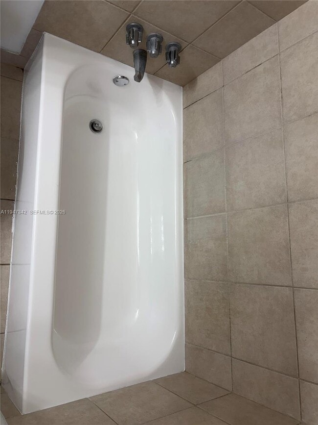 Building Photo - 1801 S Treasure Dr