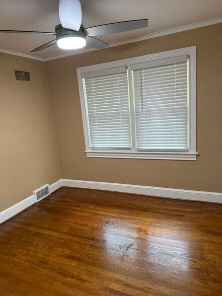 Bedroom #3 (All bedrooms have Remote Controlled Brushed Nickel Ceiling Fans with LED Light) - 18 Waters Ave