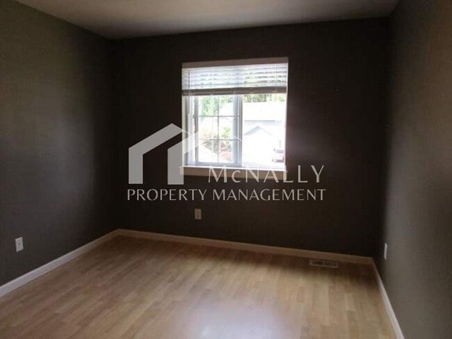 Building Photo - 4 Bedroom, 2.5 Bathroom Home in Gig Harbor