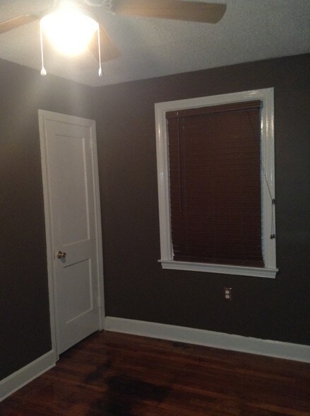 Building Photo - 241 E Township Line Rd