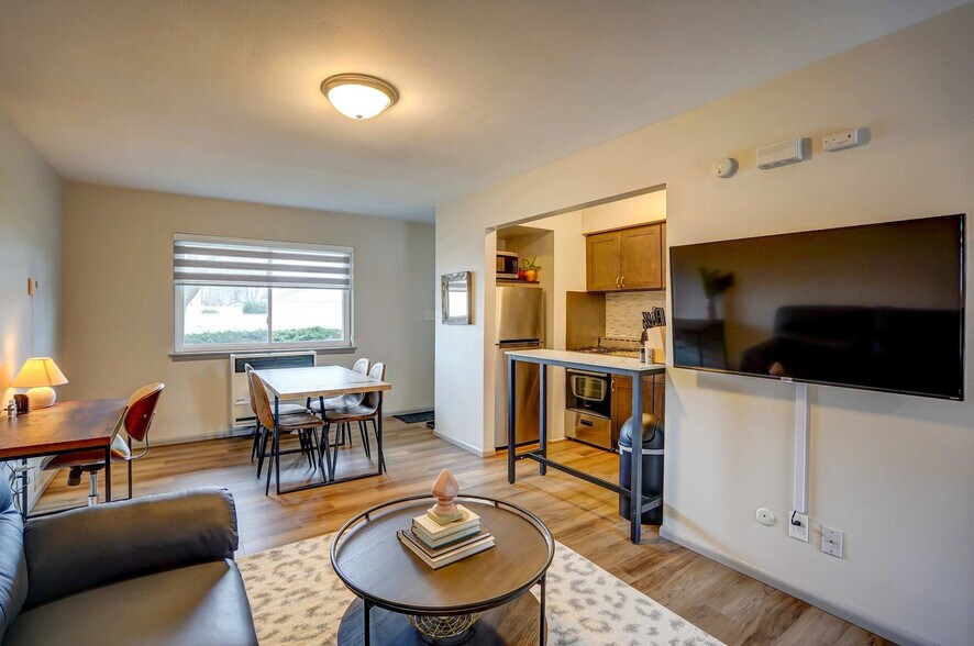 Building Photo - 407 S 94th Pl