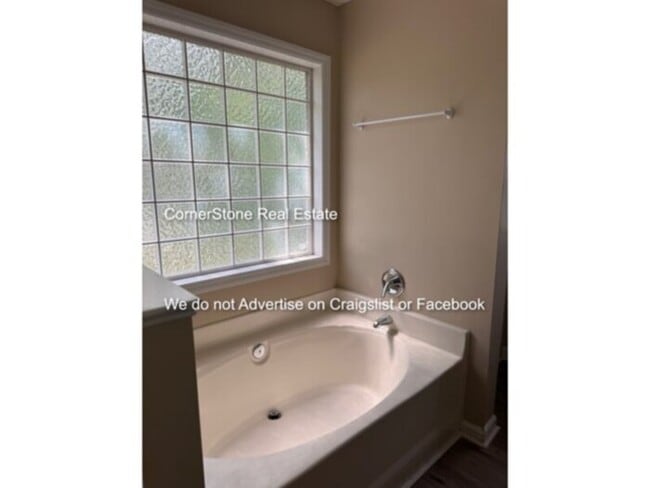 Building Photo - 1552 Clan Campbell Dr