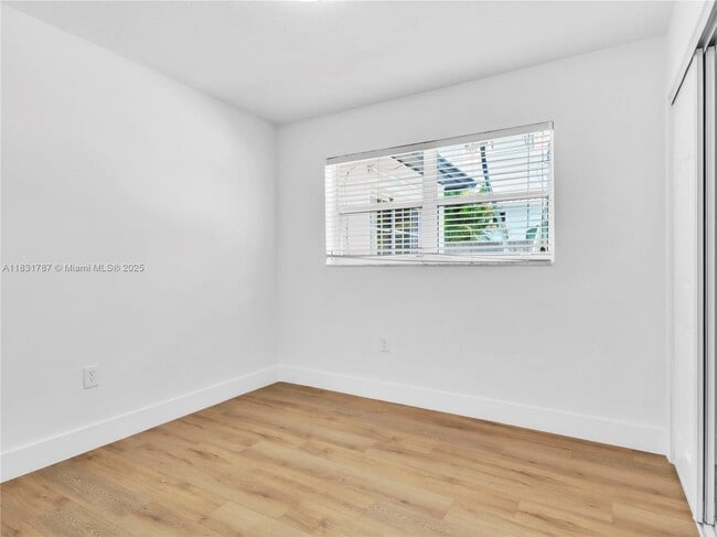Building Photo - 10015 SW 85th Terrace