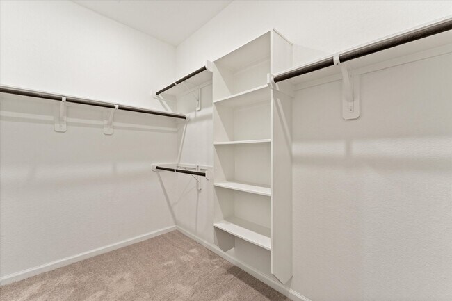 Building Photo - 15520 Maple