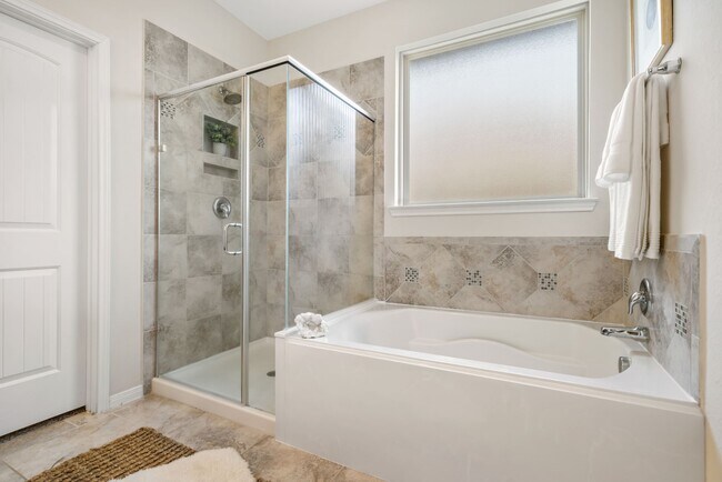 Building Photo - 1527 Holly Chase Ct