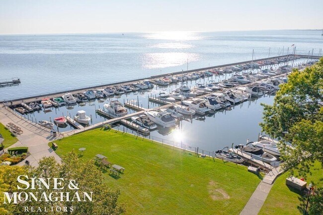 Building Photo - 744 Trombley Rd