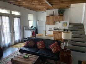 Building Photo - 1151 Pen Park Rd