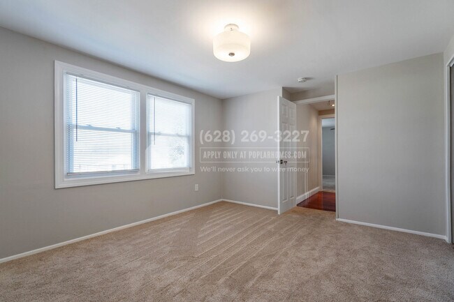 Building Photo - 2511 Kitmore Ln