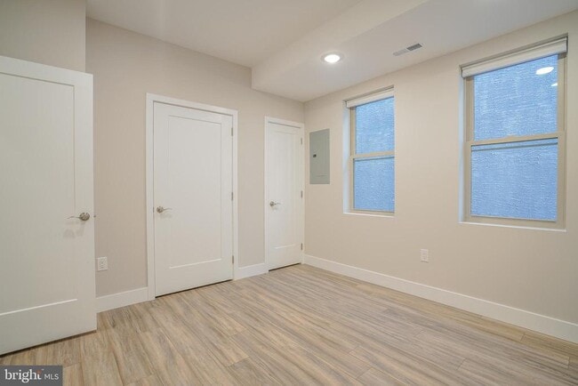 Building Photo - 2222 Frankford Ave