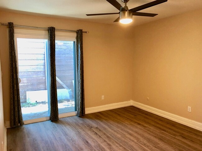 Building Photo - $1,595 Bullard & HWY 41, 2 Bedroom Condo -...