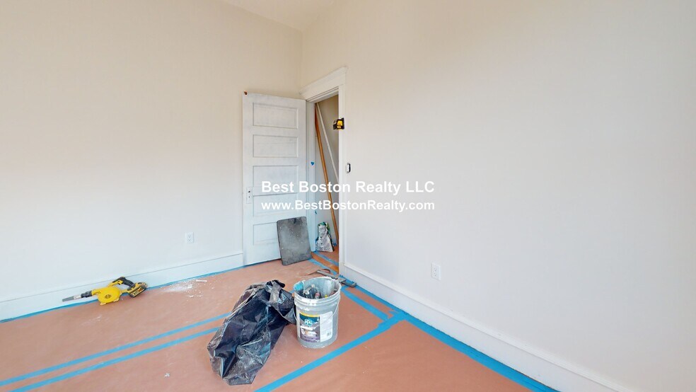 Building Photo - 47 Curtis Ave