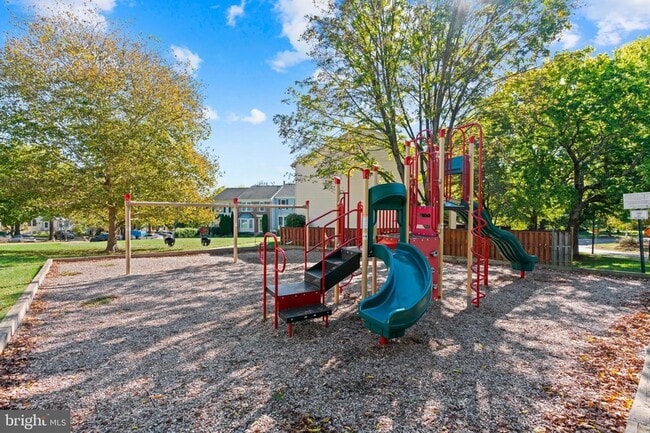 Building Photo - 20324 Cedarhurst Way